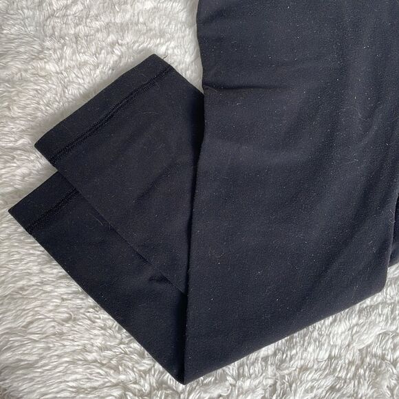Lululemon Black Capris Fit Like a Size 4. - Picture 2 of 9